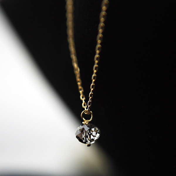 K18＞ ぷっくりボタンカットのダイヤモンド ネックレス